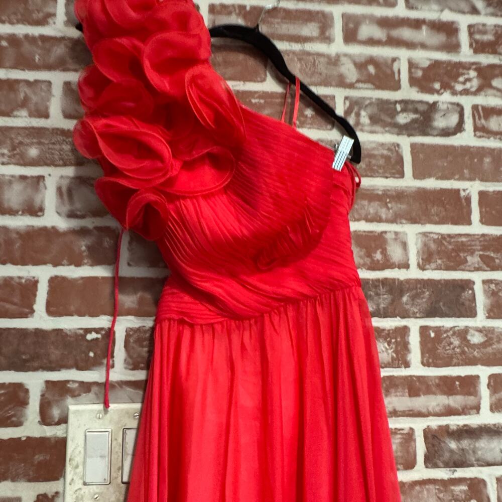 NWT Mac Duggal Ruffled One Shoulder Asymmetrical Gown Hot Pink Fuschia Size 6 - Picture 3 of 10
